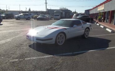 Chevrolet-Corvette-coupe-lt1-1991-260374-3