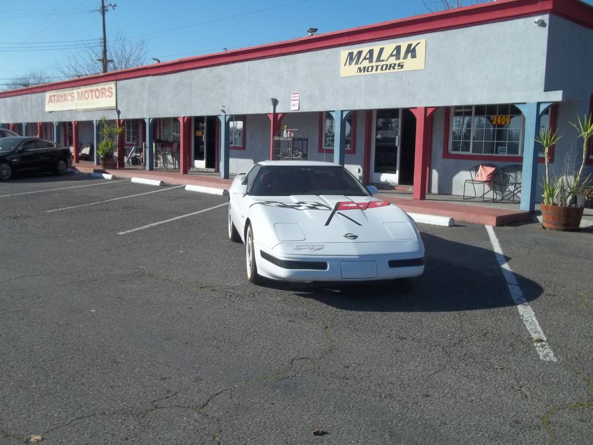 Chevrolet-Corvette-coupe-lt1-1991-260374-7