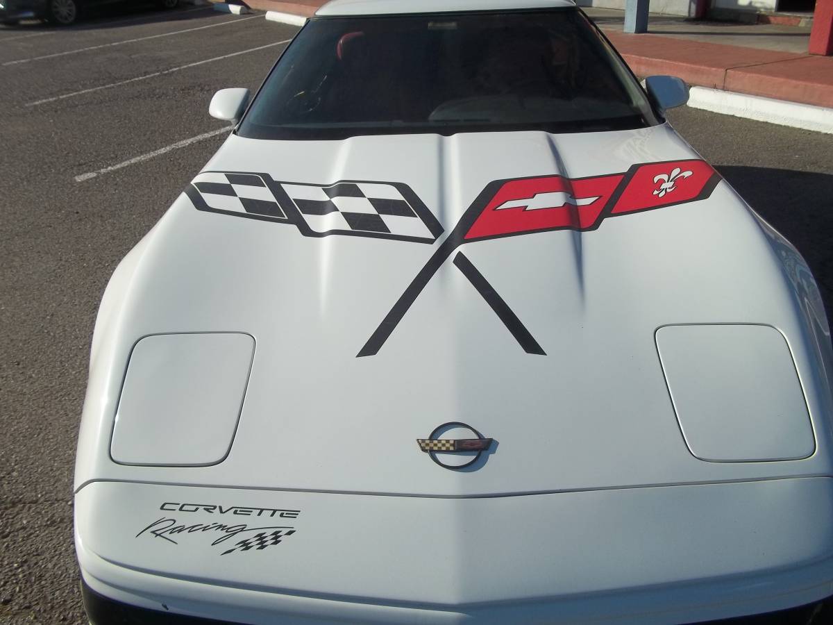 Chevrolet-Corvette-coupe-lt1-1991-260374-8