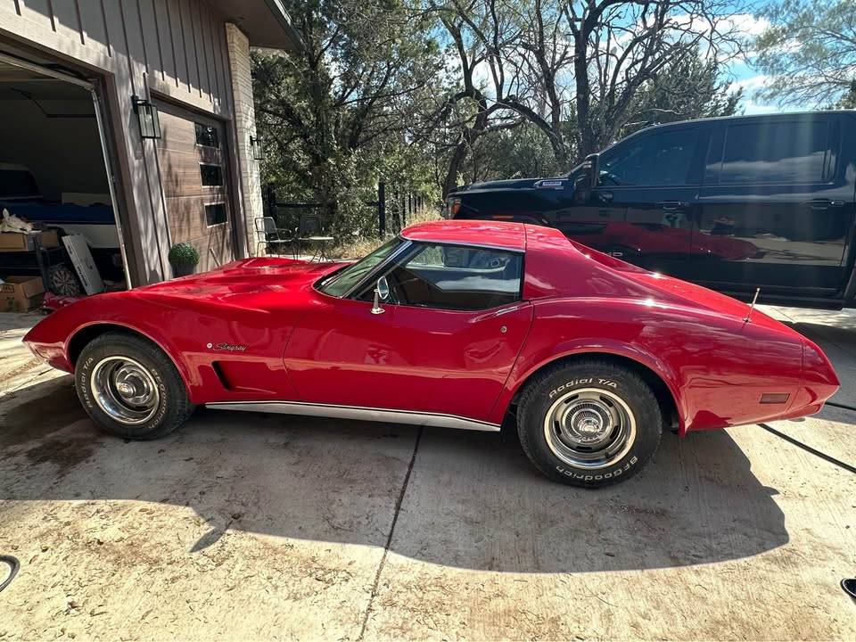 Chevrolet-Corvette-stingray-1974-red-102525-1