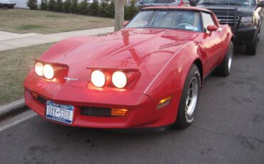 Chevrolet-Corvette-stingray-1980-14