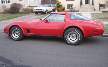 Chevrolet-Corvette-stingray-1980-3