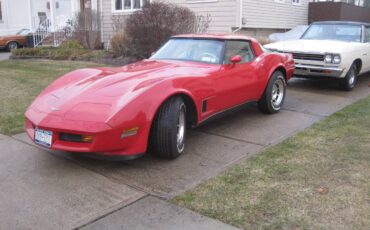 Chevrolet-Corvette-stingray-1980-4