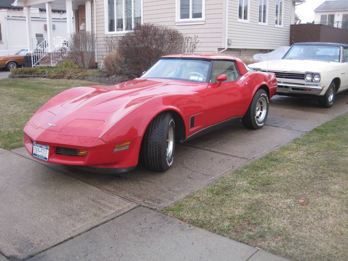 Chevrolet-Corvette-stingray-1980-4