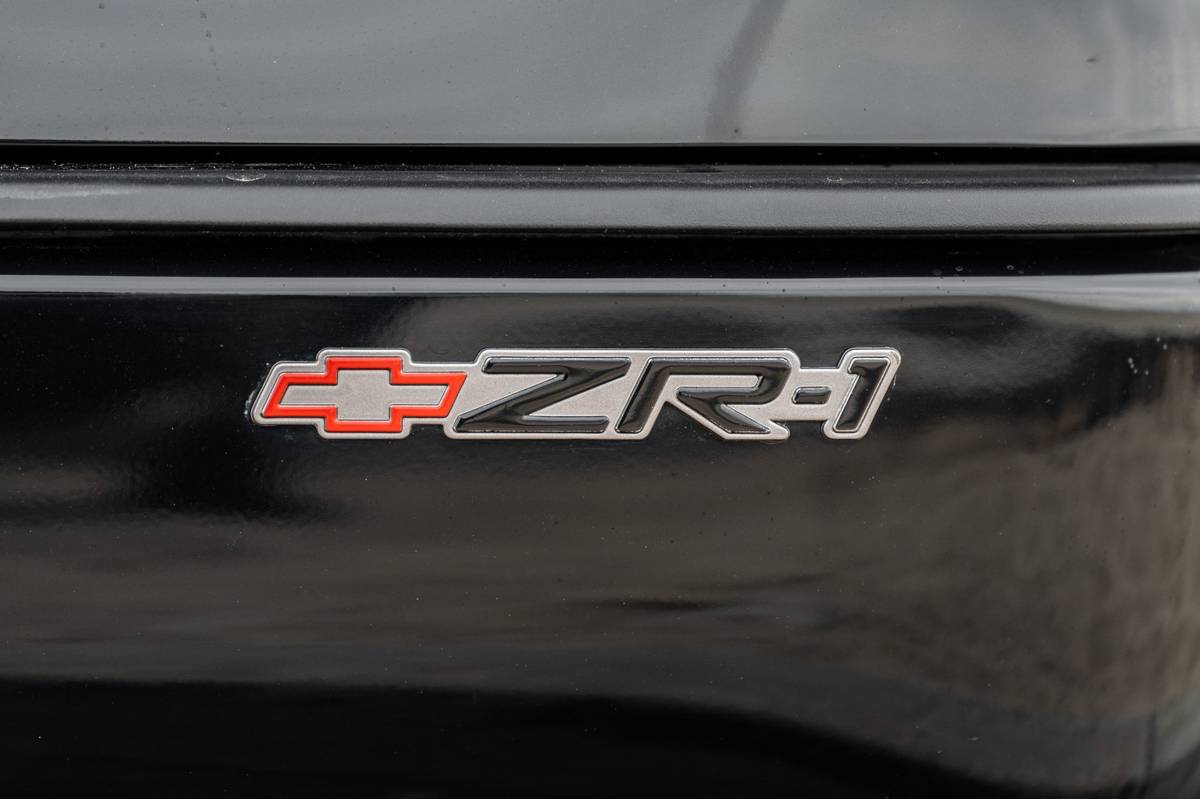 Chevrolet-Corvette-zr1-1990-black-49890-9