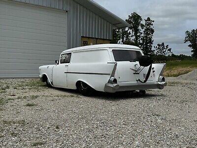 Chevrolet-Delivery-1957-White-1788-2