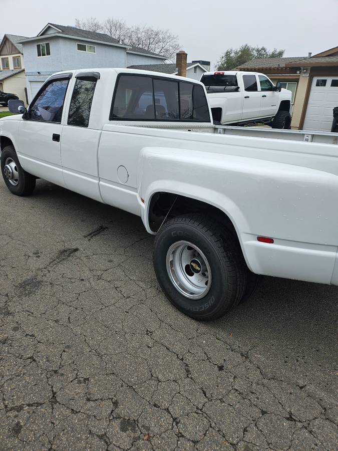 Chevrolet-Dually-1992-white-156106-7