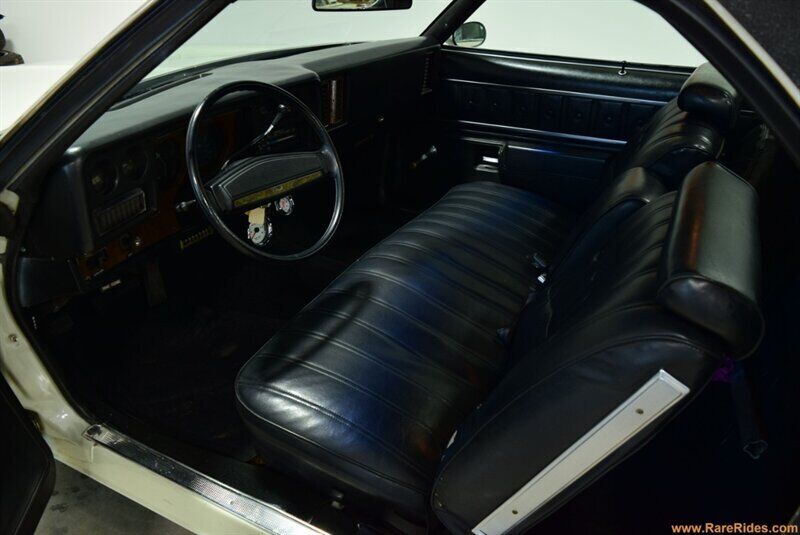 Chevrolet-El-Camino-1975-100446-4