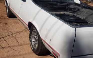 Chevrolet-El-Camino-1979-White-Black-999999-5