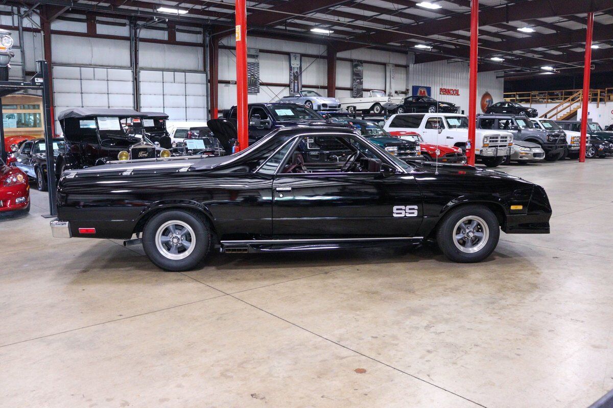 Chevrolet-El-Camino-Pickup-1986-Black-Maroon-103827-8