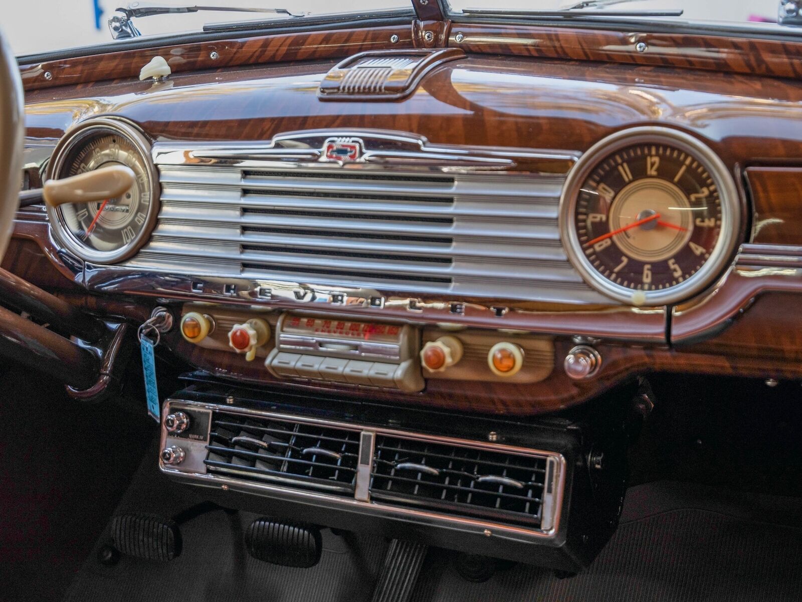 Chevrolet-Fleetmaster-Woody-4-Door-Wagon-1948-31