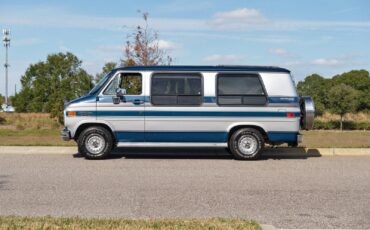 Chevrolet-G20-Van-Van-1990-Blue-Blue-145980-1