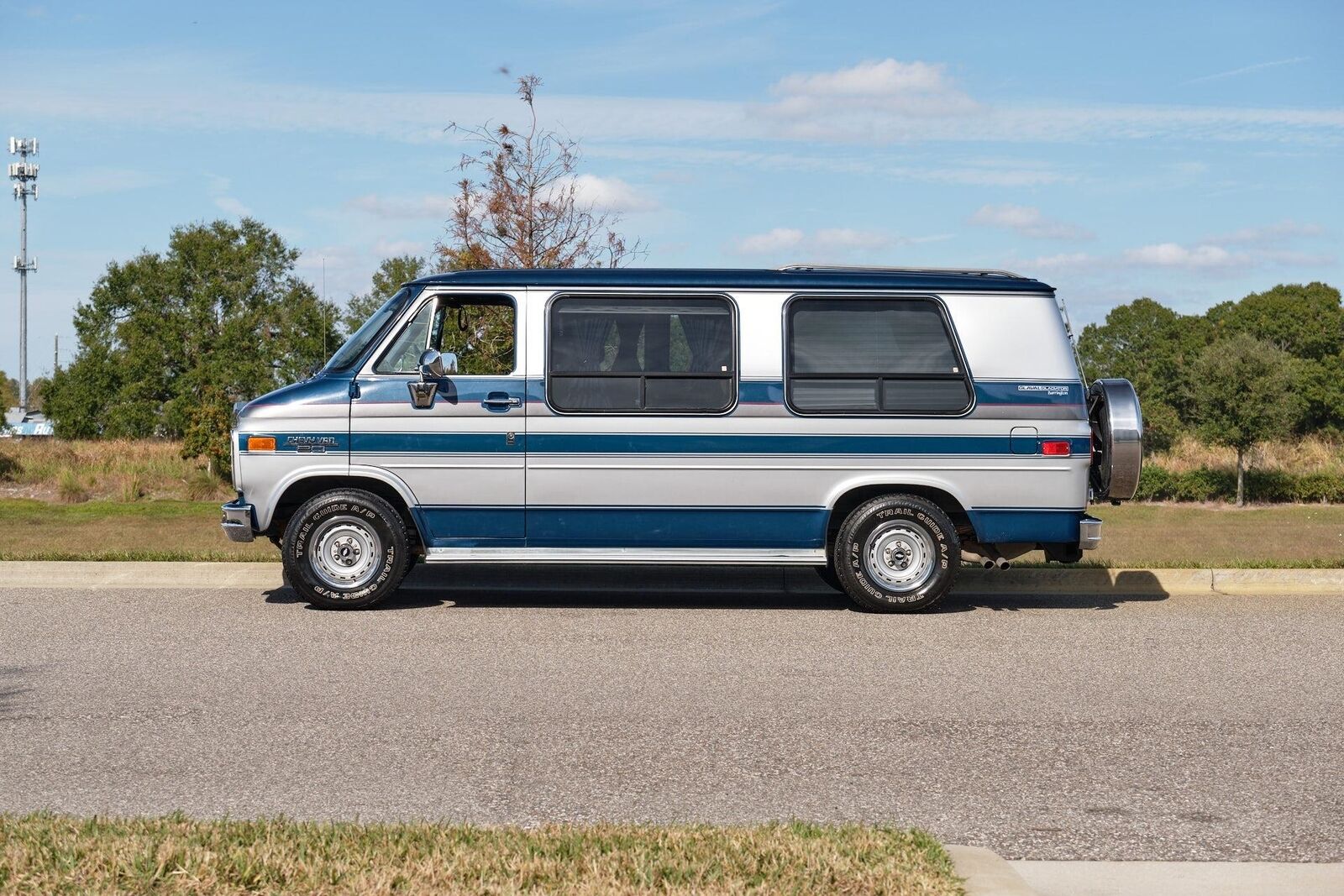 Chevrolet-G20-Van-Van-1990-Blue-Blue-145980-1