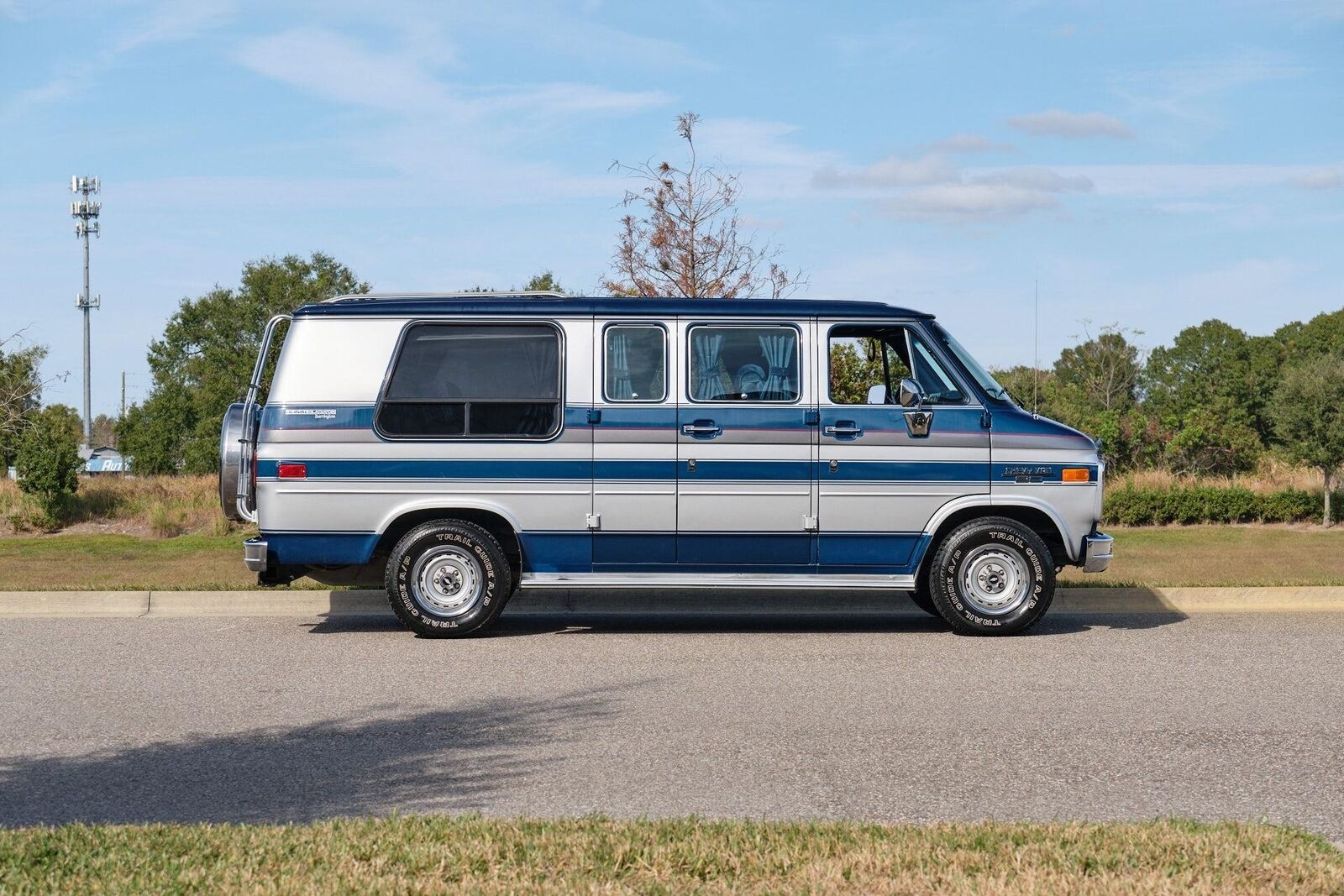 Chevrolet-G20-Van-Van-1990-Blue-Blue-145980-6