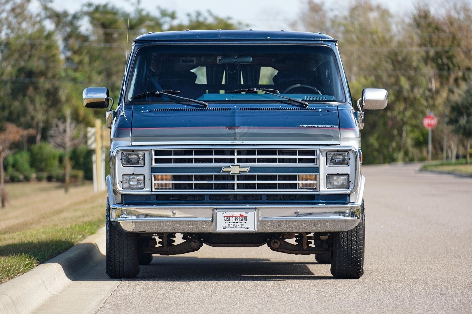 Chevrolet-G20-Van-Van-1990-Blue-Blue-145980-9