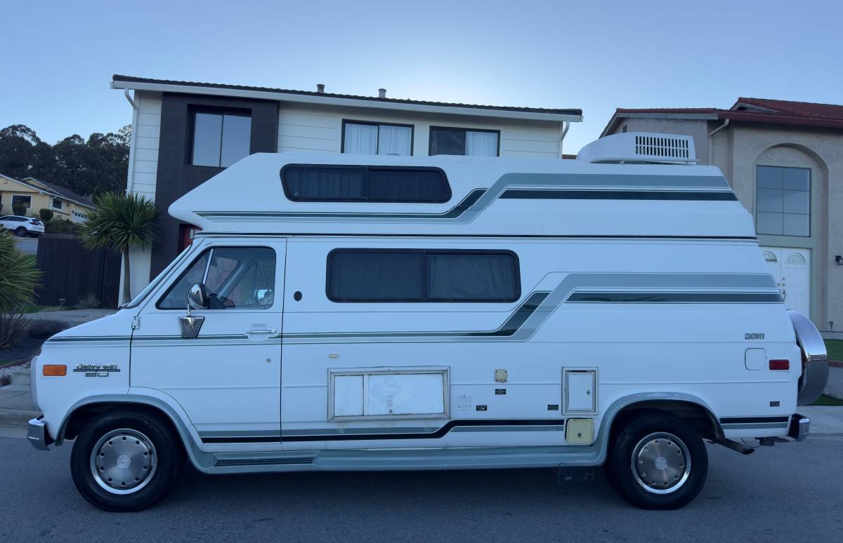 Chevrolet-G30-coachmen-1992-white-99779-2