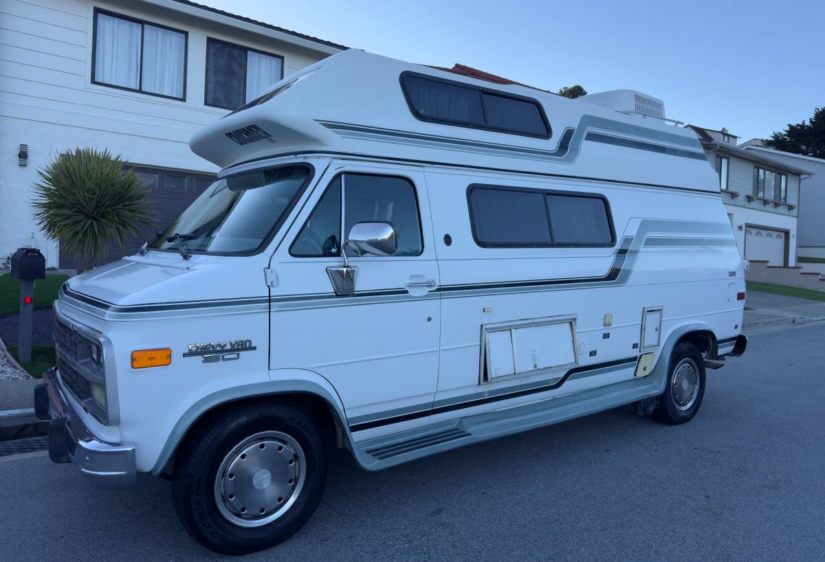 Chevrolet-G30-coachmen-1992-white-99779-7