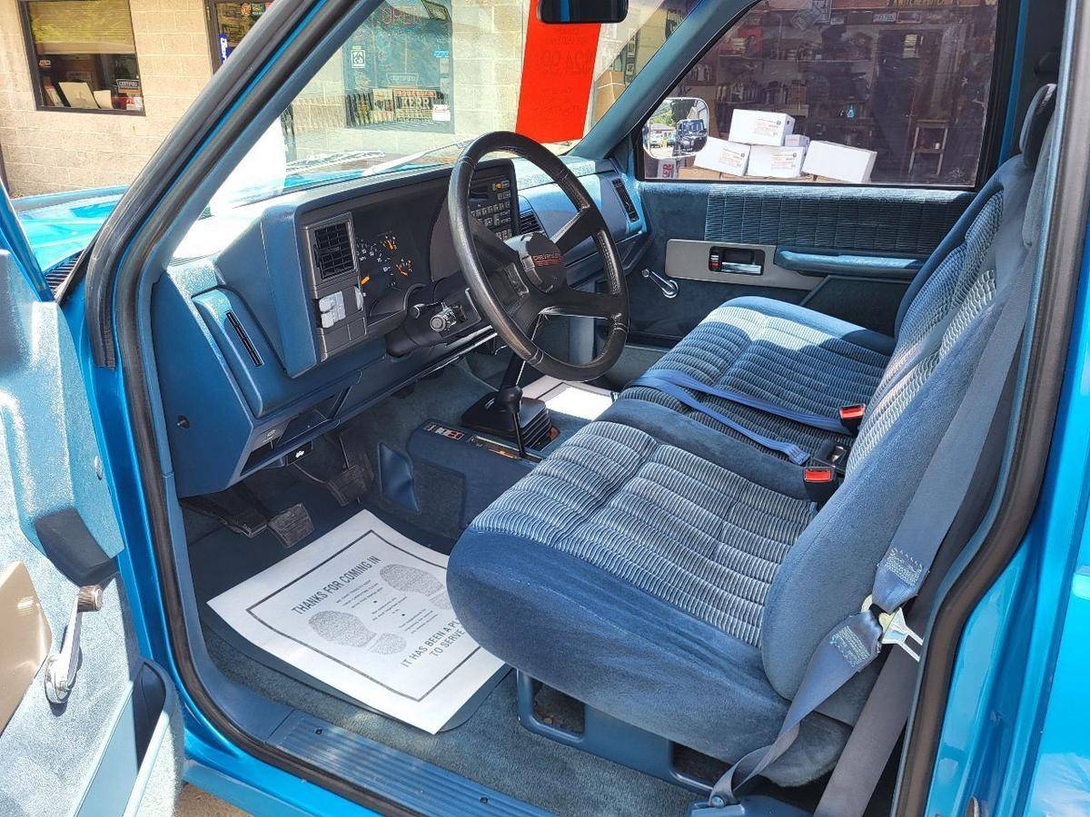 Chevrolet-Gmt-400-1992-blue-132254-9