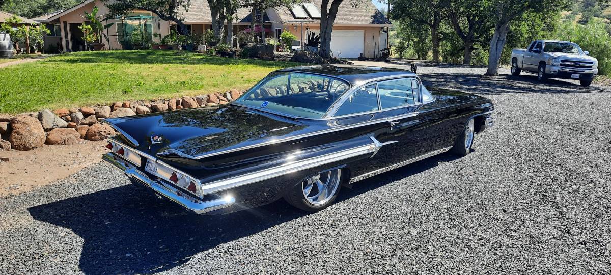 Chevrolet-Impala-1960-8047-5