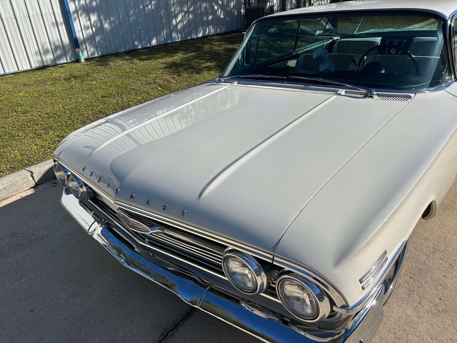 Chevrolet-Impala-1960-White-Black-1609-14