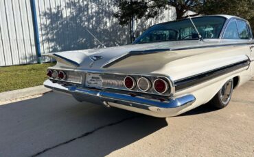 Chevrolet-Impala-1960-White-Black-1609-15