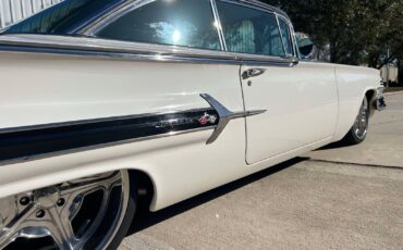 Chevrolet-Impala-1960-White-Black-1609-17