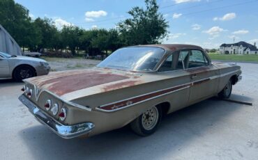 Chevrolet-Impala-1961-2