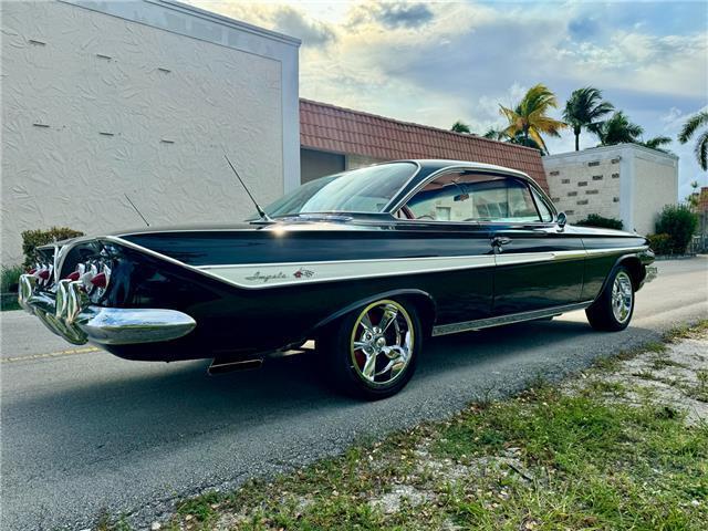 Chevrolet-Impala-1961-4