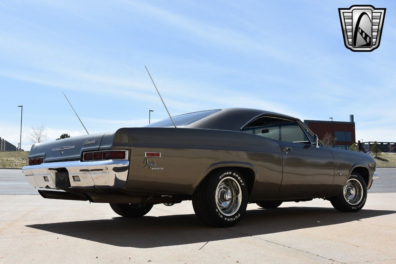 Chevrolet-Impala-1966-Gold-Black-4941-6