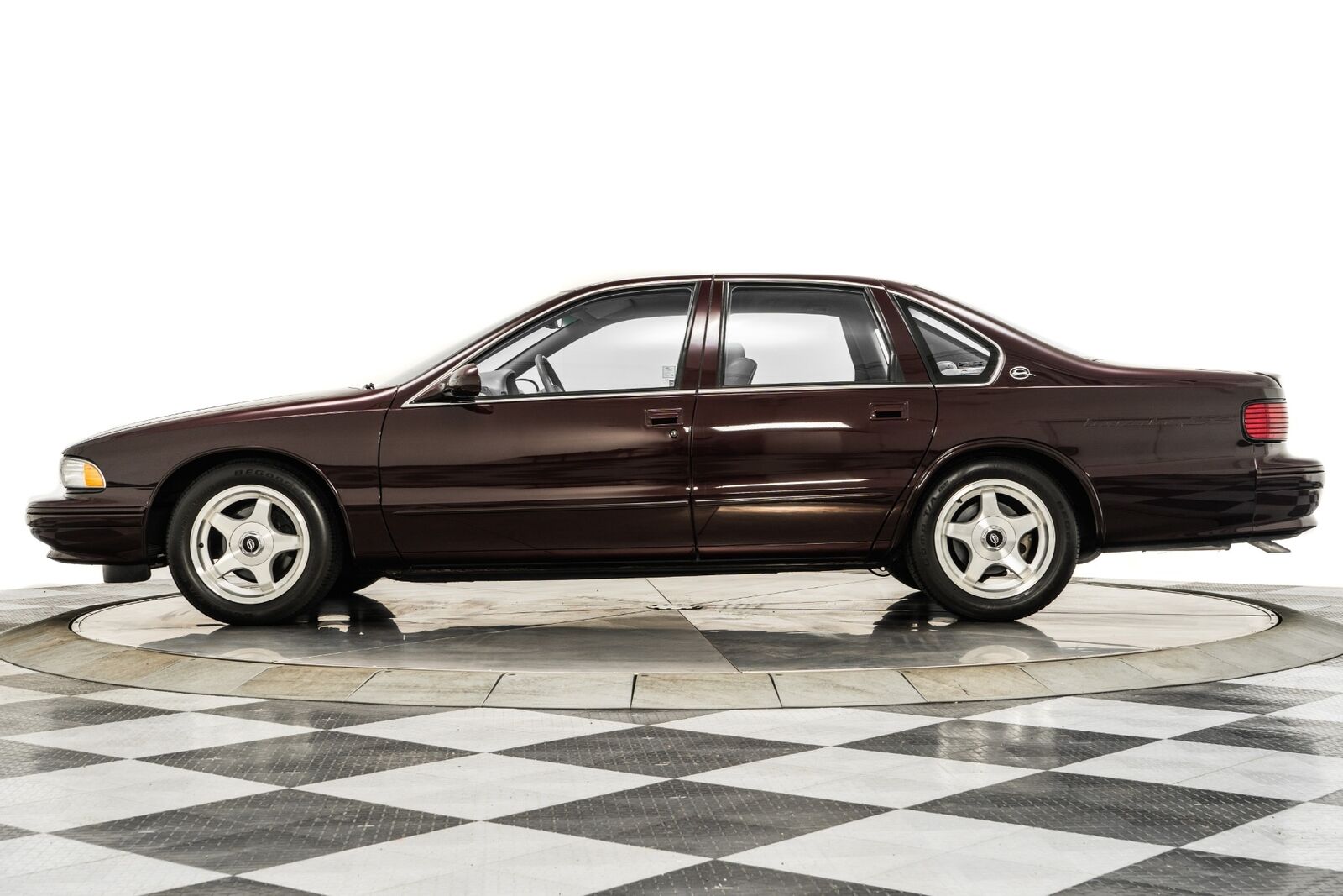 Chevrolet-Impala-Berline-1996-4