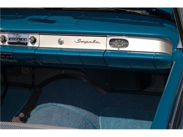 Chevrolet-Impala-Cabriolet-1958-Blue-Blue-75737-34