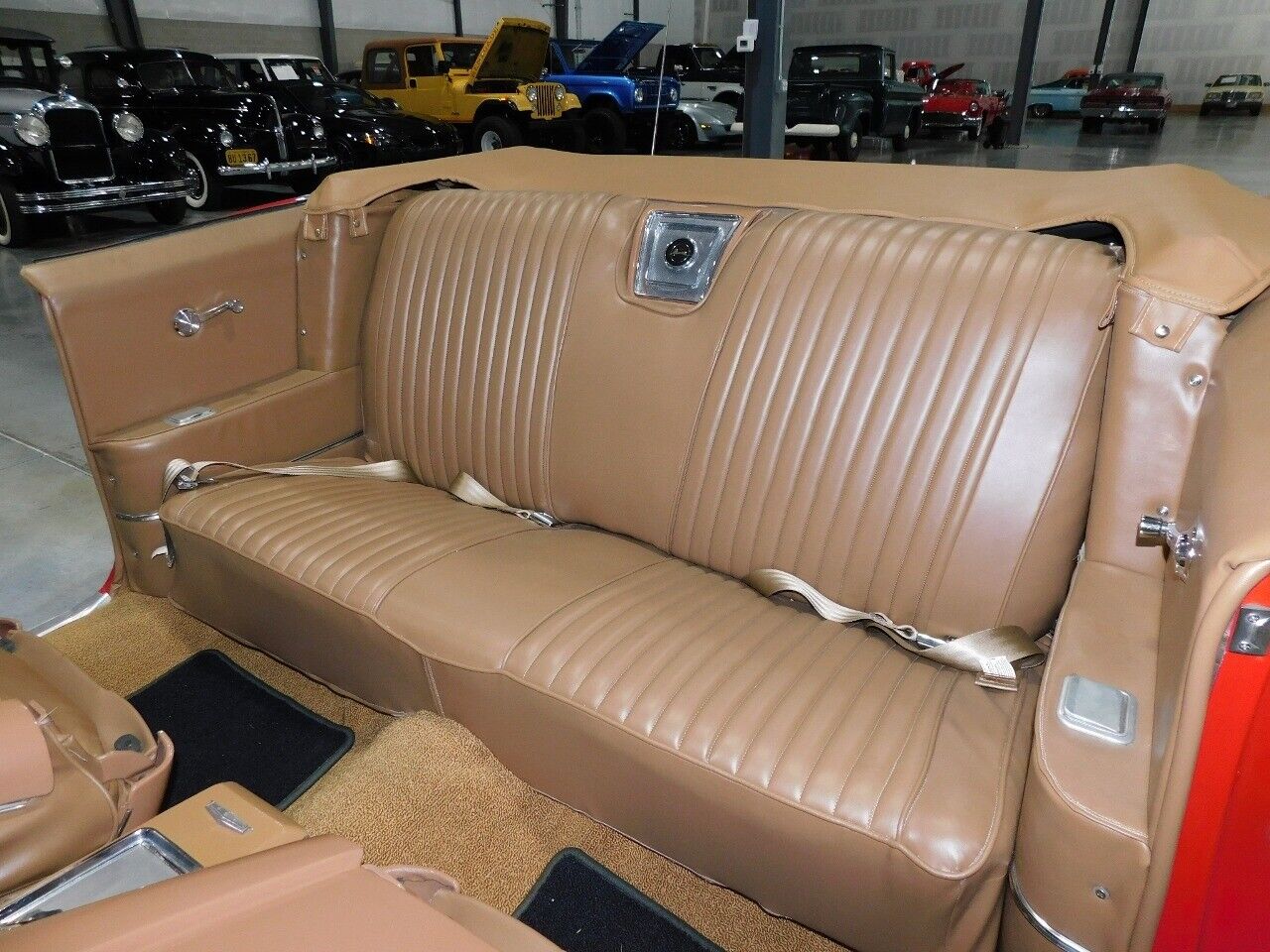 Chevrolet-Impala-Cabriolet-1966-Red-Tan-159159-8