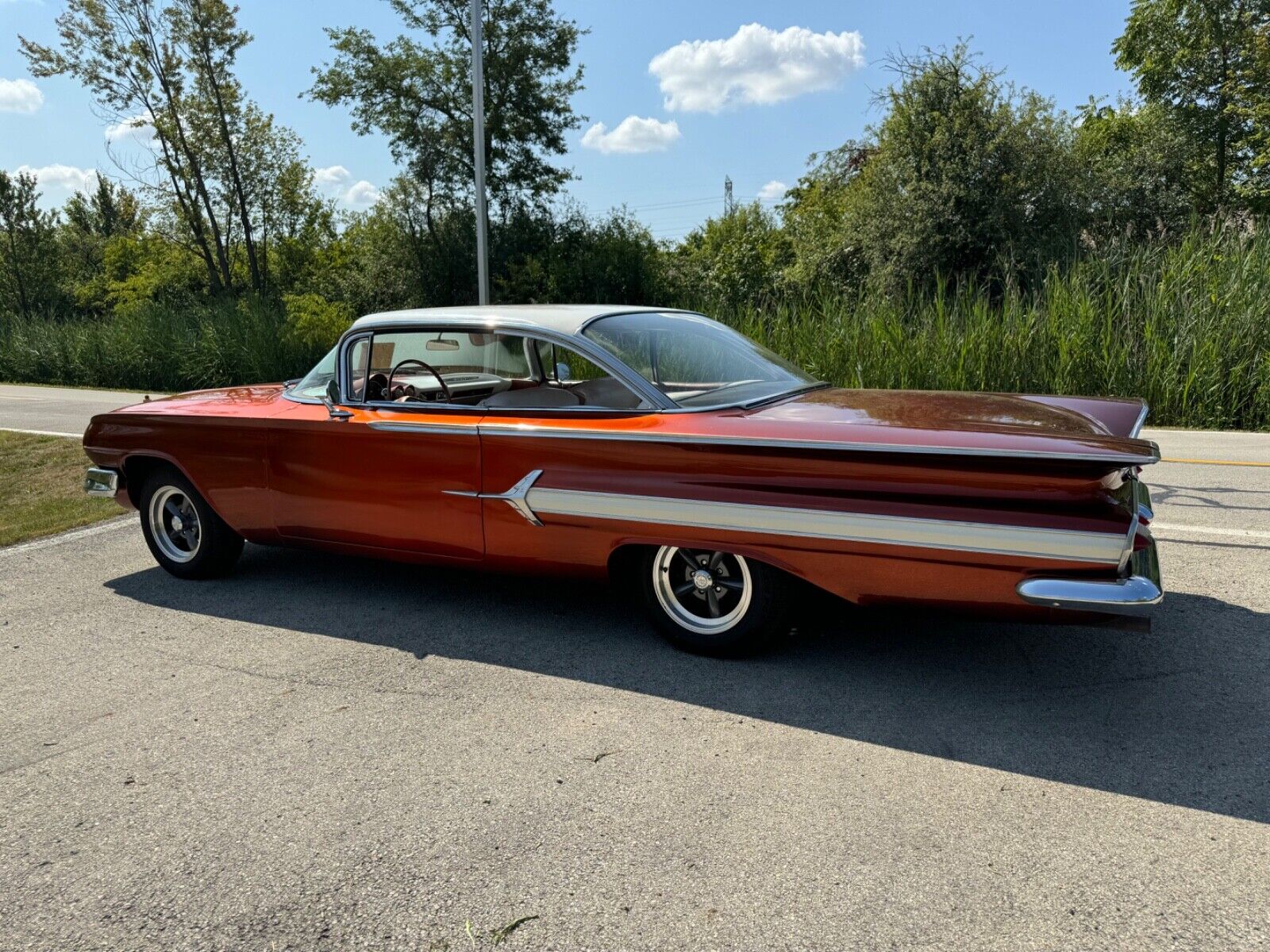 Chevrolet-Impala-Coupe-1960-2