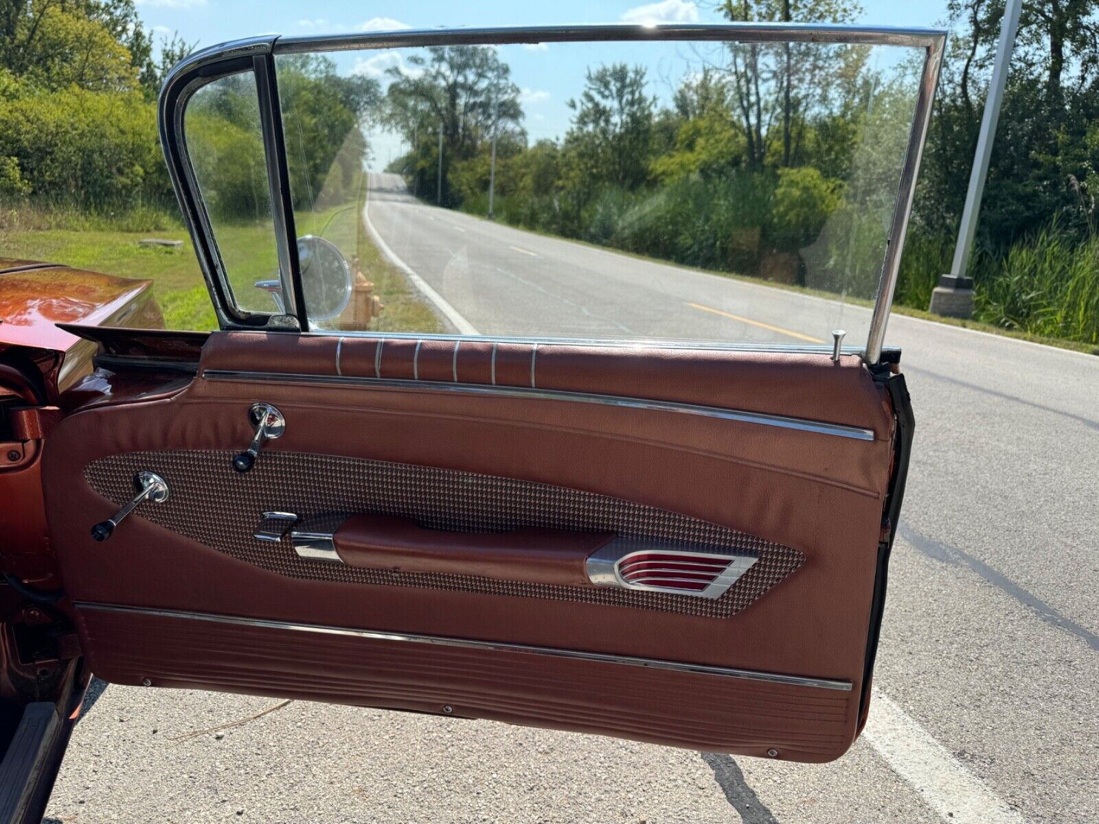 Chevrolet-Impala-Coupe-1960-24