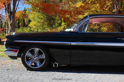 Chevrolet-Impala-Coupe-1961-Black-White-72482-3