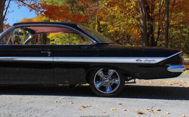 Chevrolet-Impala-Coupe-1961-Black-White-72482-4