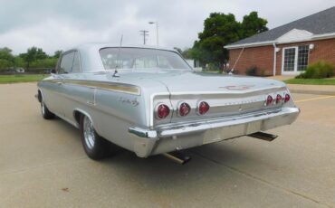 Chevrolet-Impala-Coupe-1962-Silver-Red-143125-16