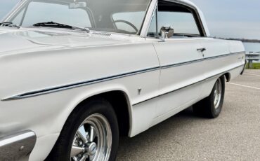 Chevrolet-Impala-Coupe-1964-White-Black-47773-21