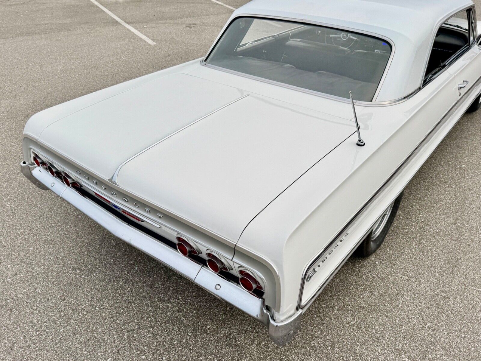 Chevrolet-Impala-Coupe-1964-White-Black-47773-26