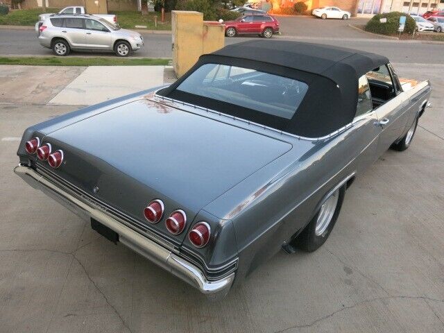 Chevrolet-Impala-Coupe-1965-Gray-Black-1640-11