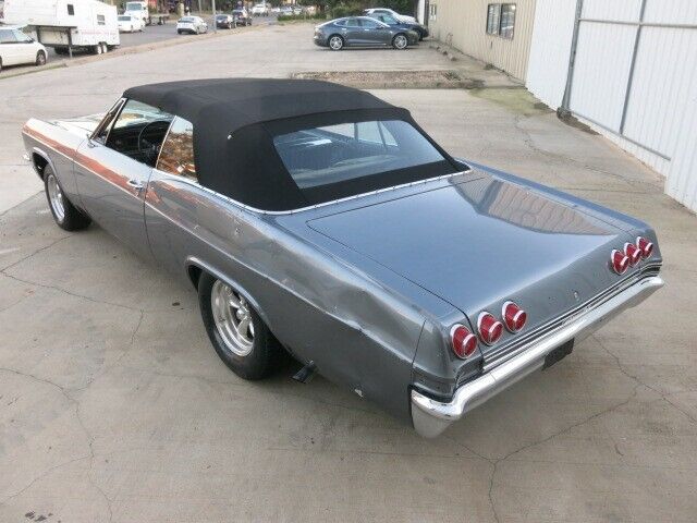 Chevrolet-Impala-Coupe-1965-Gray-Black-1640-12