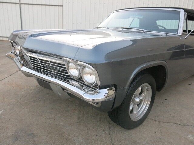 Chevrolet-Impala-Coupe-1965-Gray-Black-1640-13