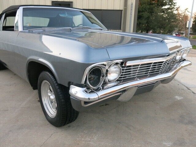 Chevrolet-Impala-Coupe-1965-Gray-Black-1640-15