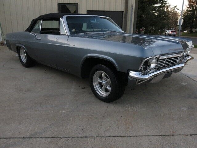 Chevrolet-Impala-Coupe-1965-Gray-Black-1640-19