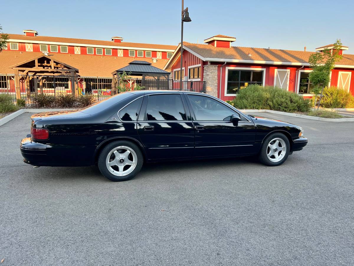 Chevrolet-Impala-ss-1994-2