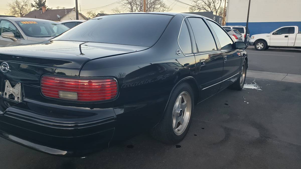 Chevrolet-Impala-ss-1995-black-187009-5