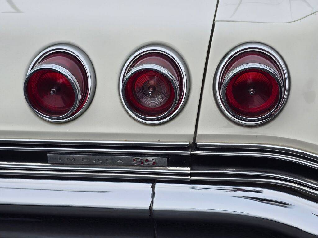 Chevrolet-Impala-super-sport-ss-1965-20