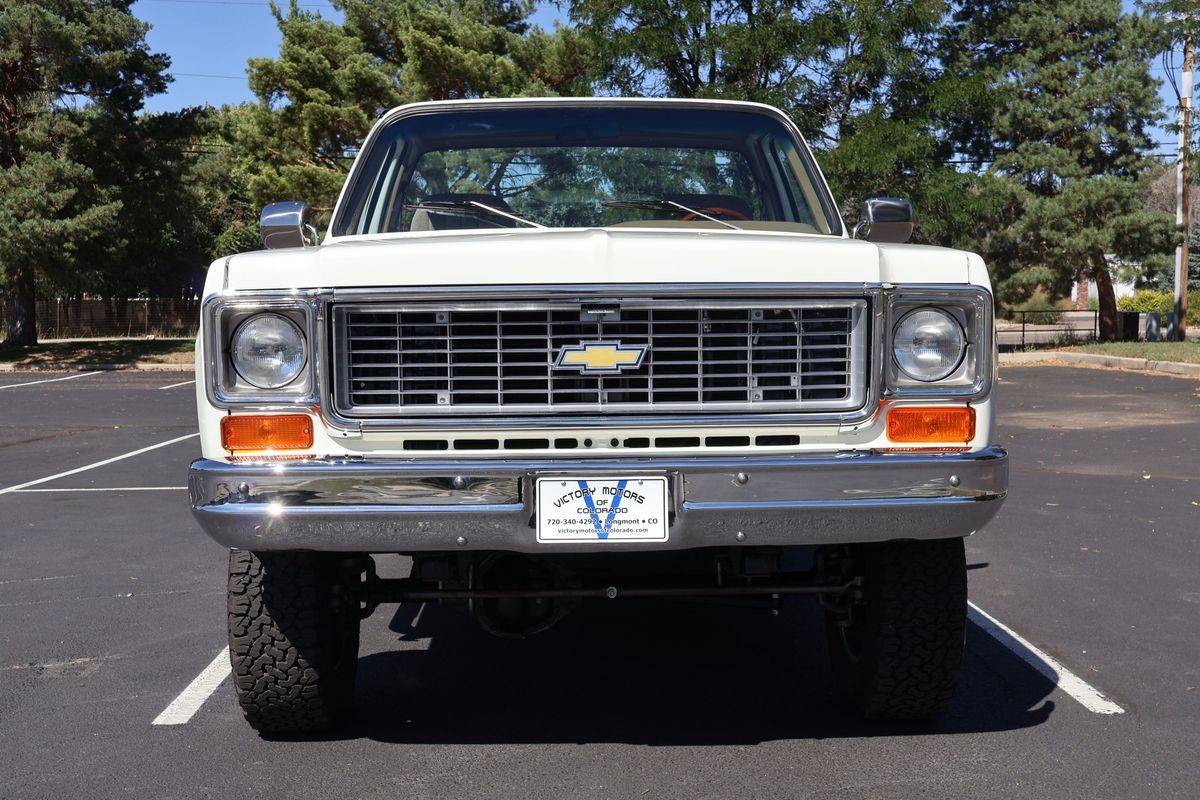 Chevrolet-K-10-1974-white-768-12