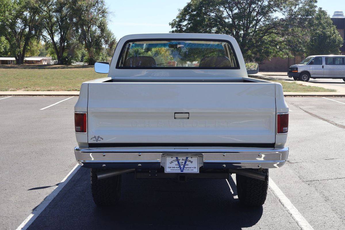 Chevrolet-K-10-1974-white-768-5