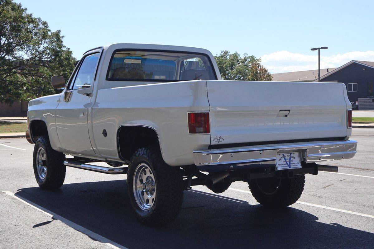 Chevrolet-K-10-1974-white-768-6